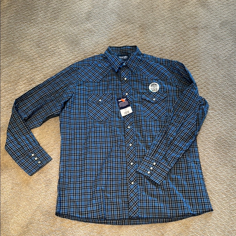 NWT Wrangler Tall Men's Black and Blue Checkered Pearl Snap Long Sleeve Shirt